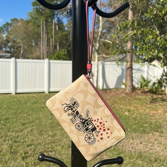 New khaki and poppy Coach wristlet - Picture 4 of 13